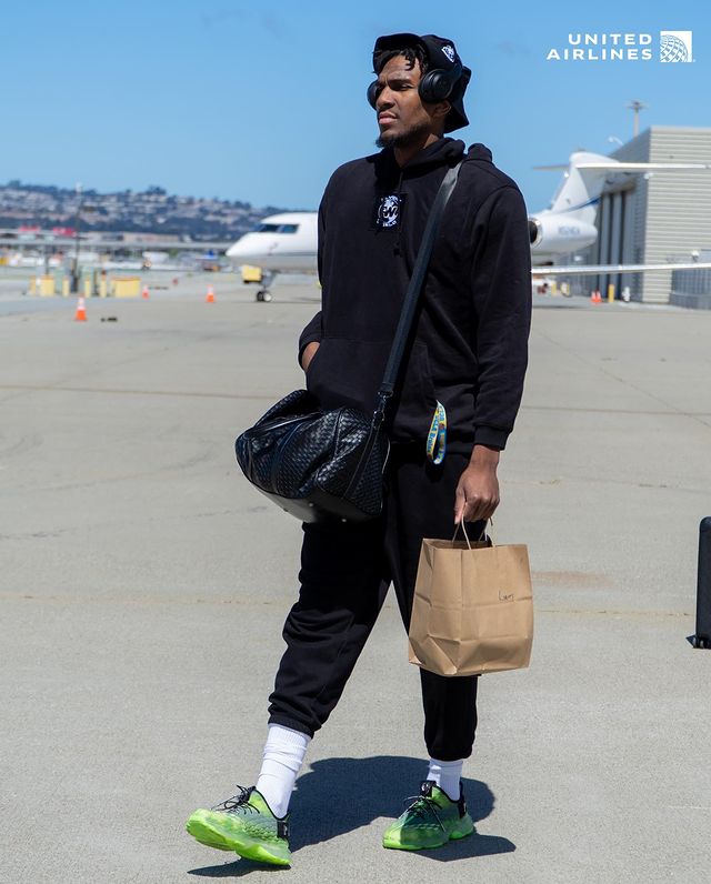 新万博官网-黄蜂队球员名单最新